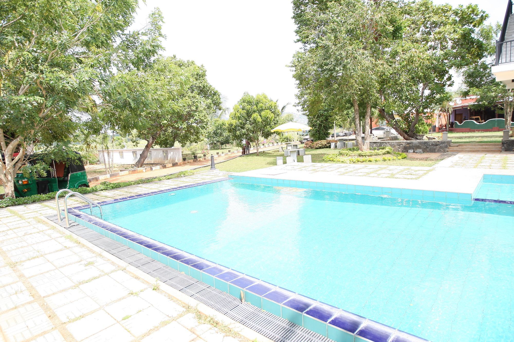 Nilambara Lake View Dambulla Exterior photo